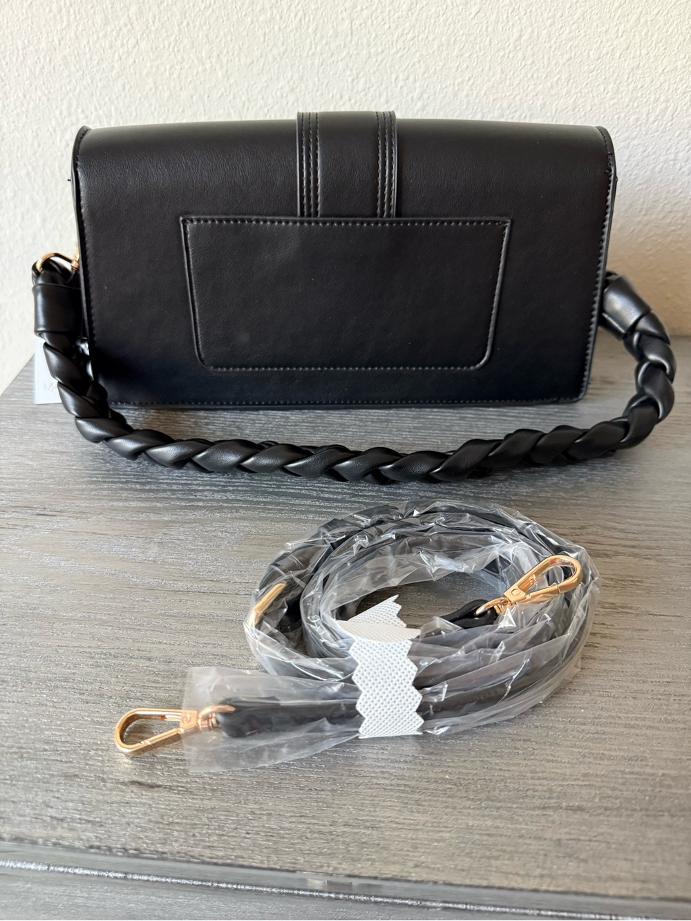 NWT Moda Luxe faux leather black magnetic closure bag with two removable straps - Picture 8 of 10